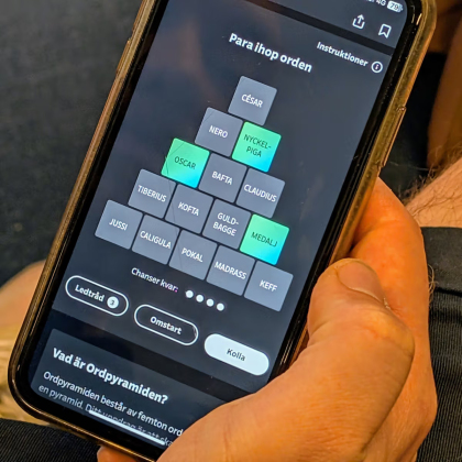 Playing word pyramid